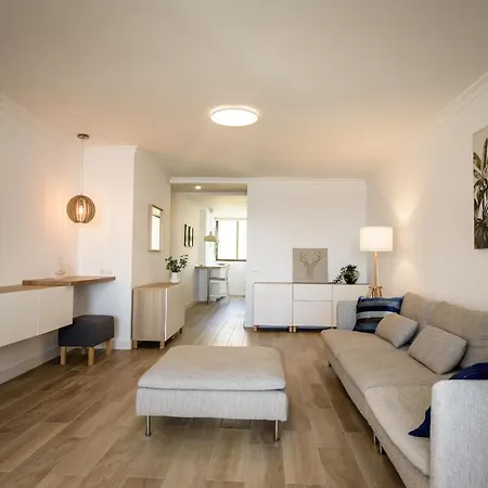 Apartment Fantastic Sea View Dona Lola